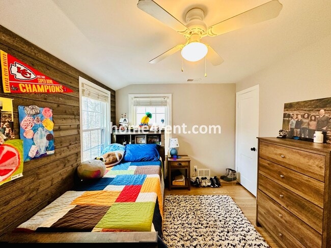 Building Photo - Charming, Prairie Village Home in a Quiet Neighborhood with Wood Floors and a Fenced Yard!