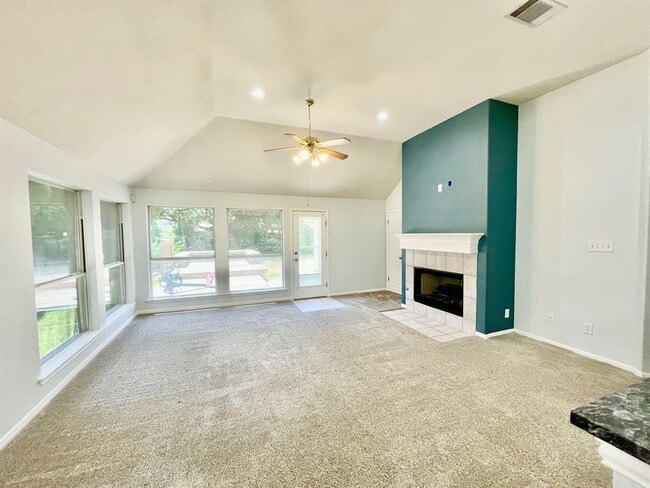 Building Photo - 902 Cashew Ln