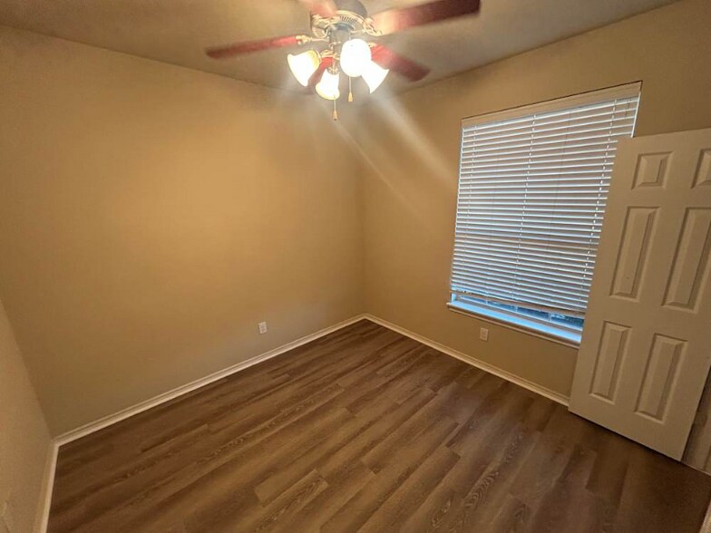 Building Photo - 6533 Sierra Madre Dr