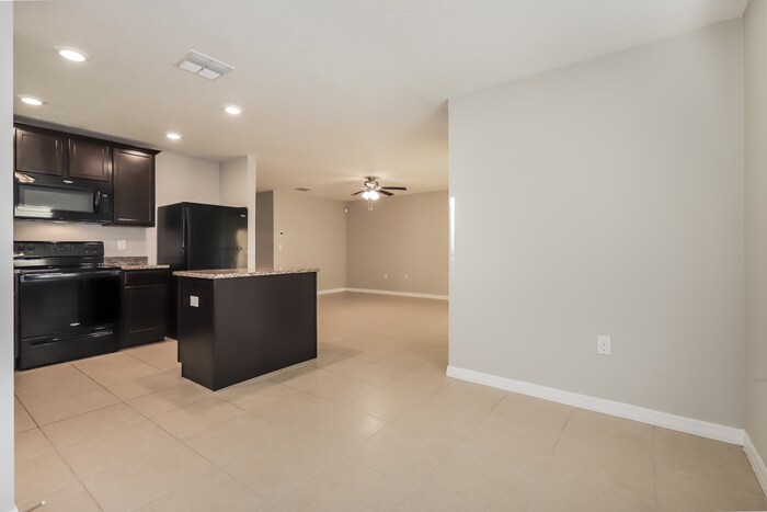 Building Photo - 1113 Brenton Leaf Dr