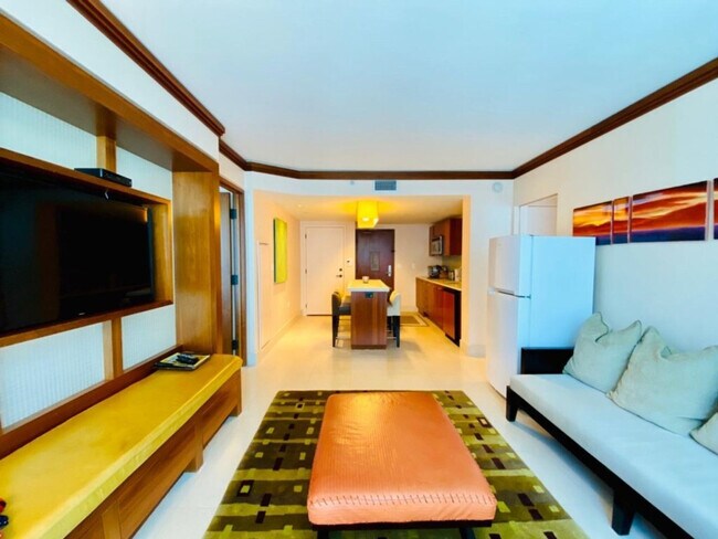 Building Photo - 6801 Collins Ave