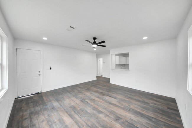 Building Photo - 5911 Easter St