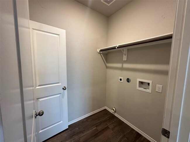 Building Photo - 15063 Arrowhead Loop E