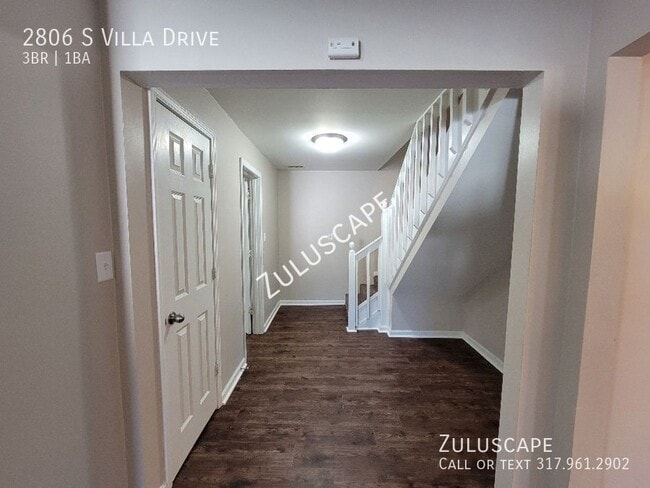 Building Photo - 2806 S Villa Dr