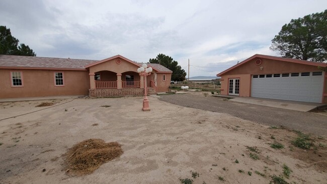 Building Photo - 304 Calle Al Rumbo