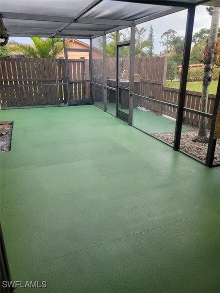 Building Photo - 6396 Royal Woods Dr