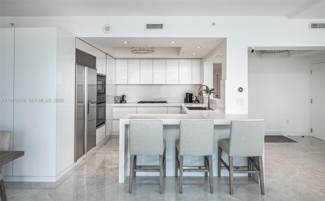 Building Photo - 3535 S Ocean Dr