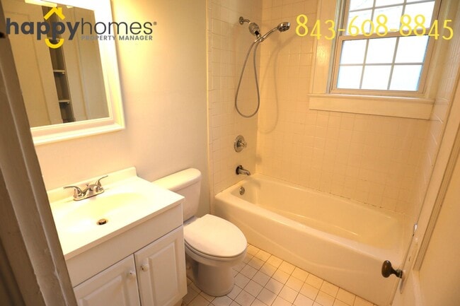 Building Photo - Cozy 2 bedroom 1 bath home in trendy Riverland Terrace!