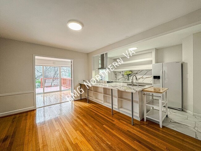 Building Photo - 4412 Volta Pl NW