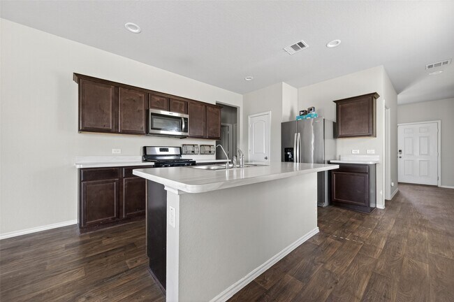 Building Photo - 14432 Sugar Pines Dr