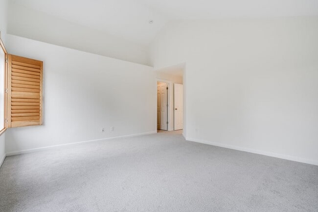 Building Photo - Beautiful 4 Bed, 3 Bath Rental Home in Hil...