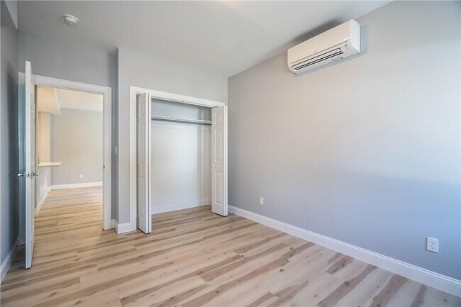 Building Photo - 382 Midland Ave