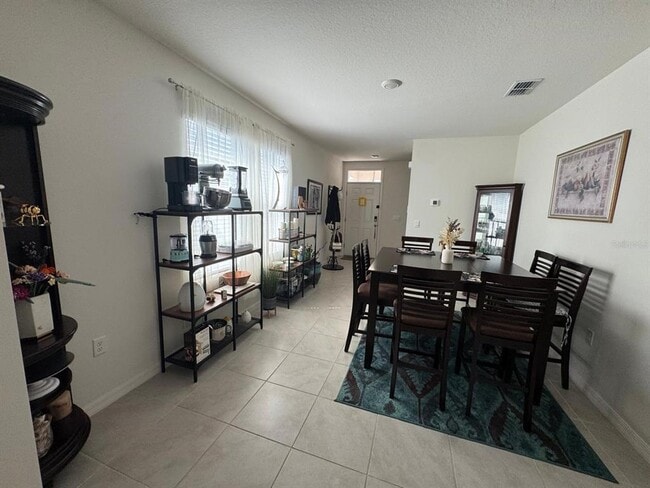 Building Photo - 916 August Sky Dr