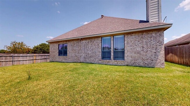 Building Photo - 3900 Latinne Ln