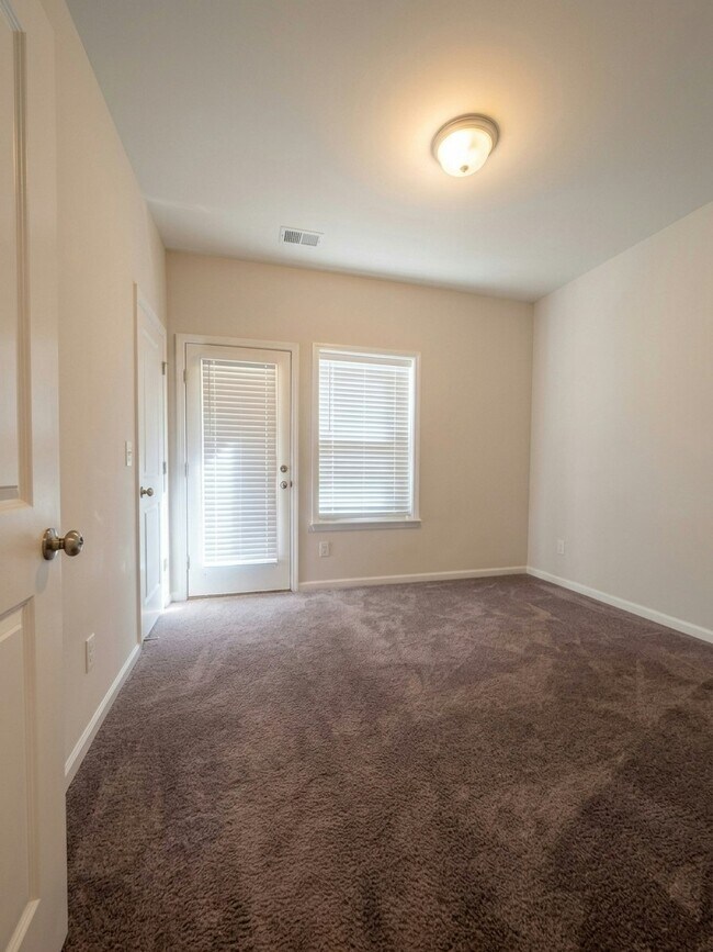 Building Photo - 311 Mahone Dr
