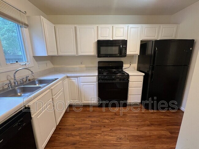 Building Photo - 4201 Sunscape Ln