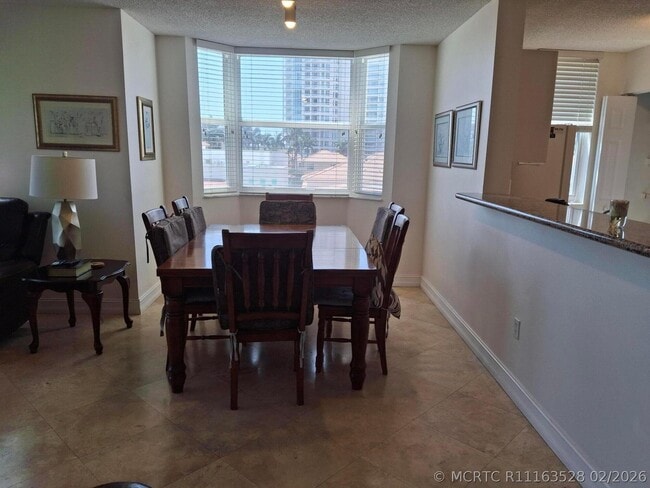 Building Photo - 3606 S Ocean Blvd