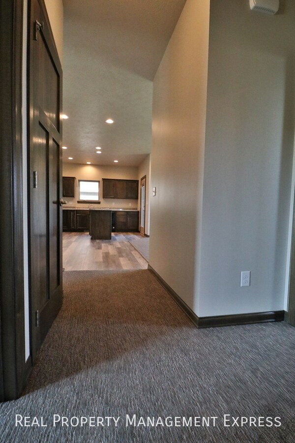 Building Photo - 3512 Chatham St