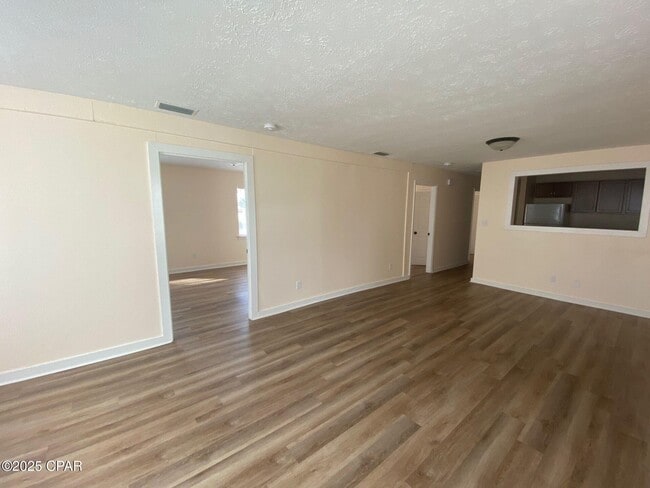 Building Photo - 606 Florida Ave