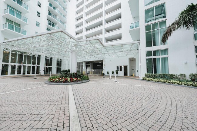 Building Photo - 41 SE 5th St