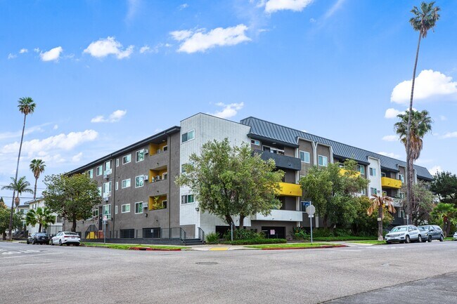 Building Photo - 400 Gramercy