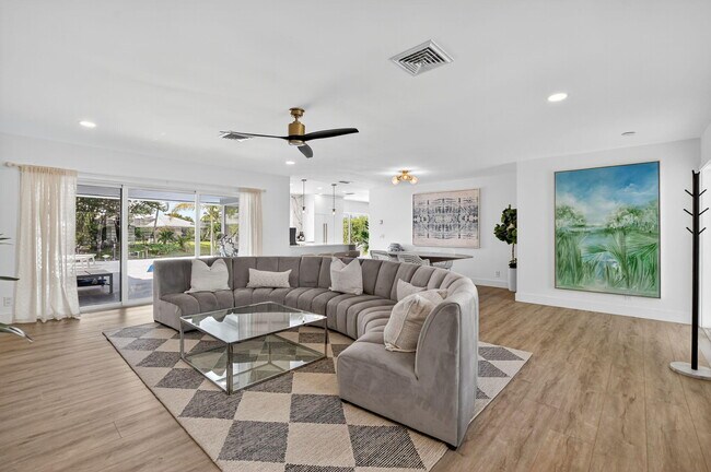 Building Photo - 891 Hickory Terrace