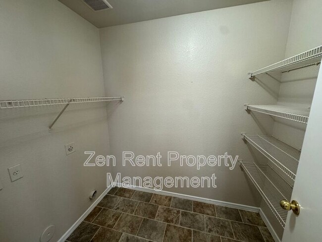 Building Photo - 1841 E Desert Rose Trail