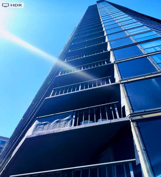 Building Photo - 10 E Ontario St