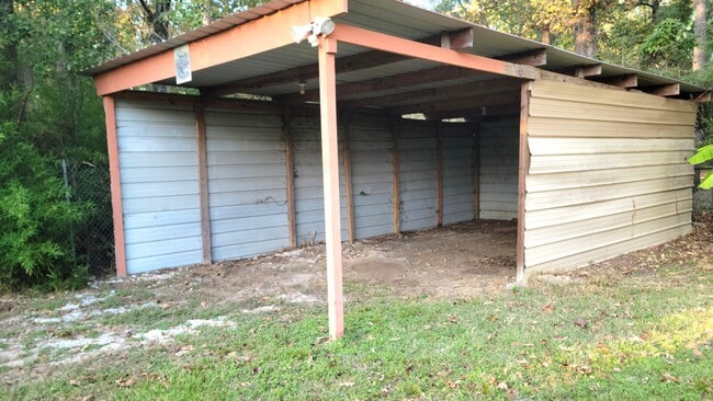 Building Photo - 2100 Hill Top Ct