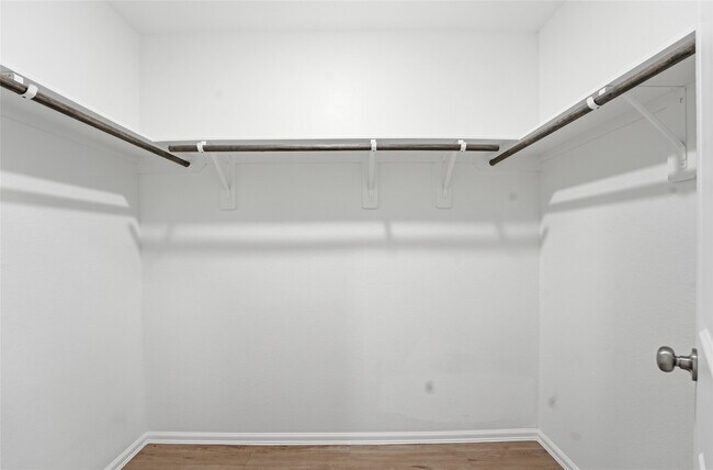 Building Photo - 213 Rustic Ridge Cir