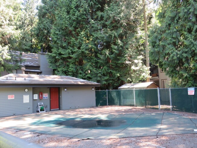 Building Photo - Redmond Modern & Updated 3bd/2bath Condo i...