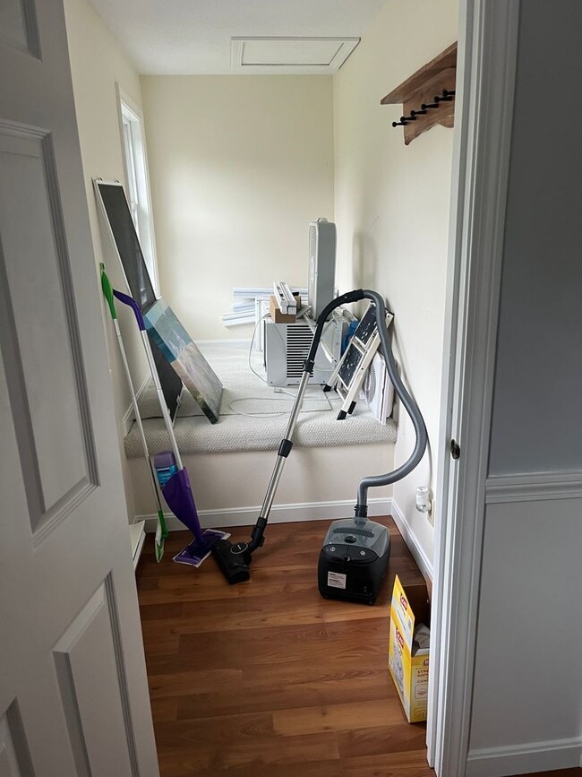 Building Photo - Fully updated 2Bd / 2Br Bassett Pond Condominium in West Yarmouth