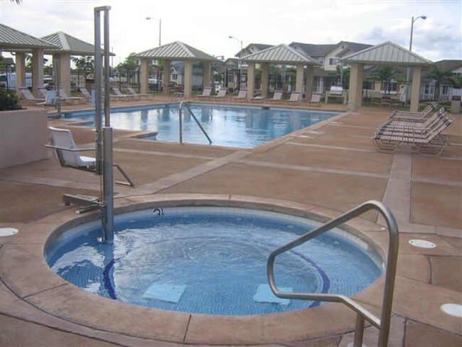 Building Photo - Spinnaker Townhomes at Ocean Pointe