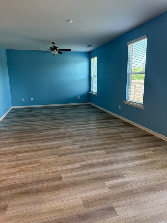 Building Photo - 2763 Jansen Ave