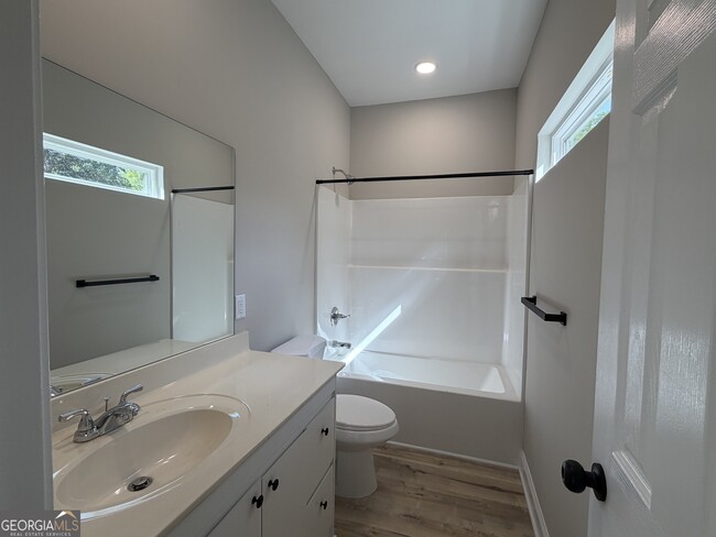 Building Photo - 326 S McIntosh St