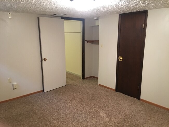 Building Photo - 1141 S 44th St