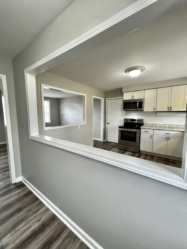 Building Photo - 105 Ambrose Dr