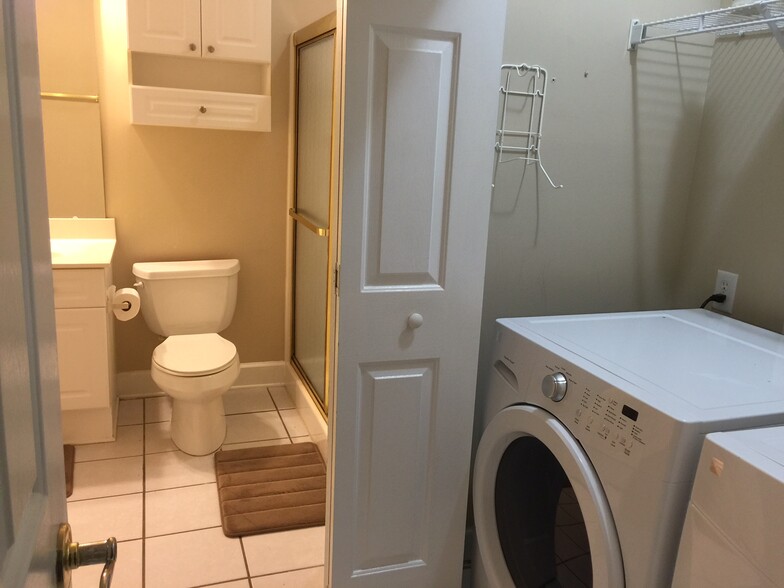 Second bath with laundry closet - 8648 Coralbell Ln