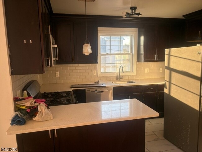 Building Photo - 1019 E Grand St