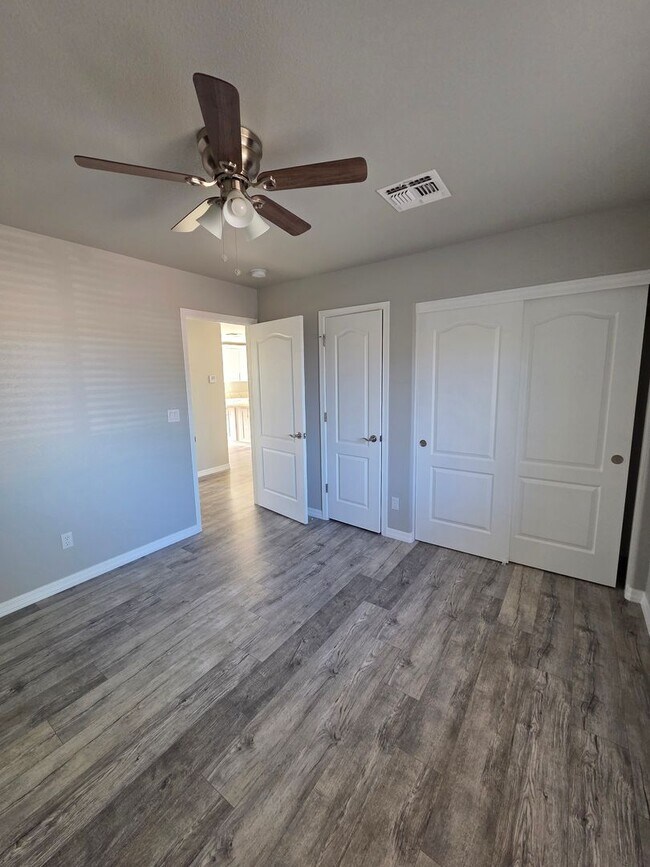 Building Photo - 2 Bed/1 Bath almost brand new in Central BHC