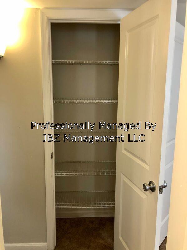 Building Photo - 1625 Ingleside Ave