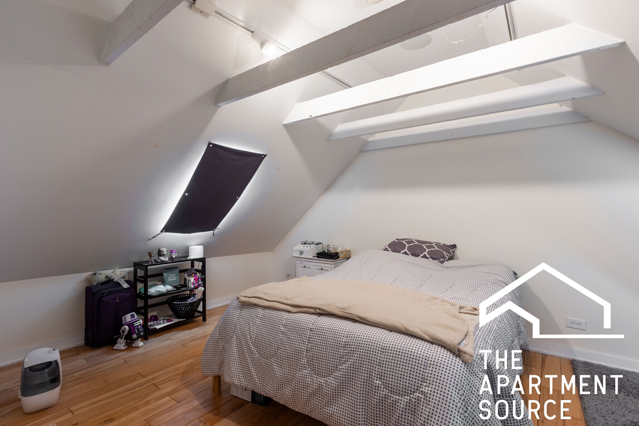 Building Photo - 1939 N Winchester Ave