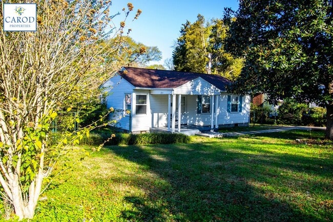 Building Photo - Cozy Cottage Near Uptown Charlotte