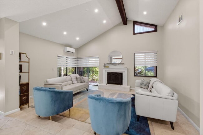 Building Photo - 7745 Stanway Pl