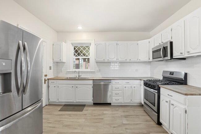 Building Photo - 1 Fox Hill Dr