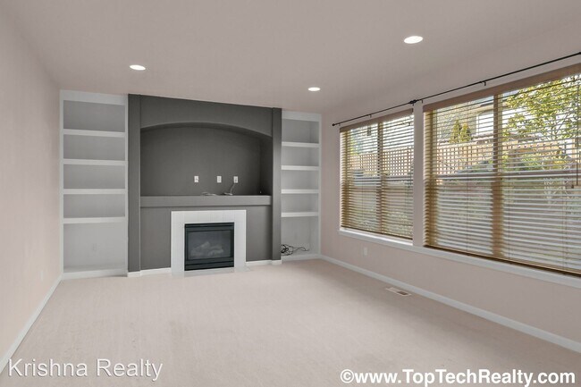 Building Photo - 4 br, 2.5 bath House - 15955 SW Towhee Ln