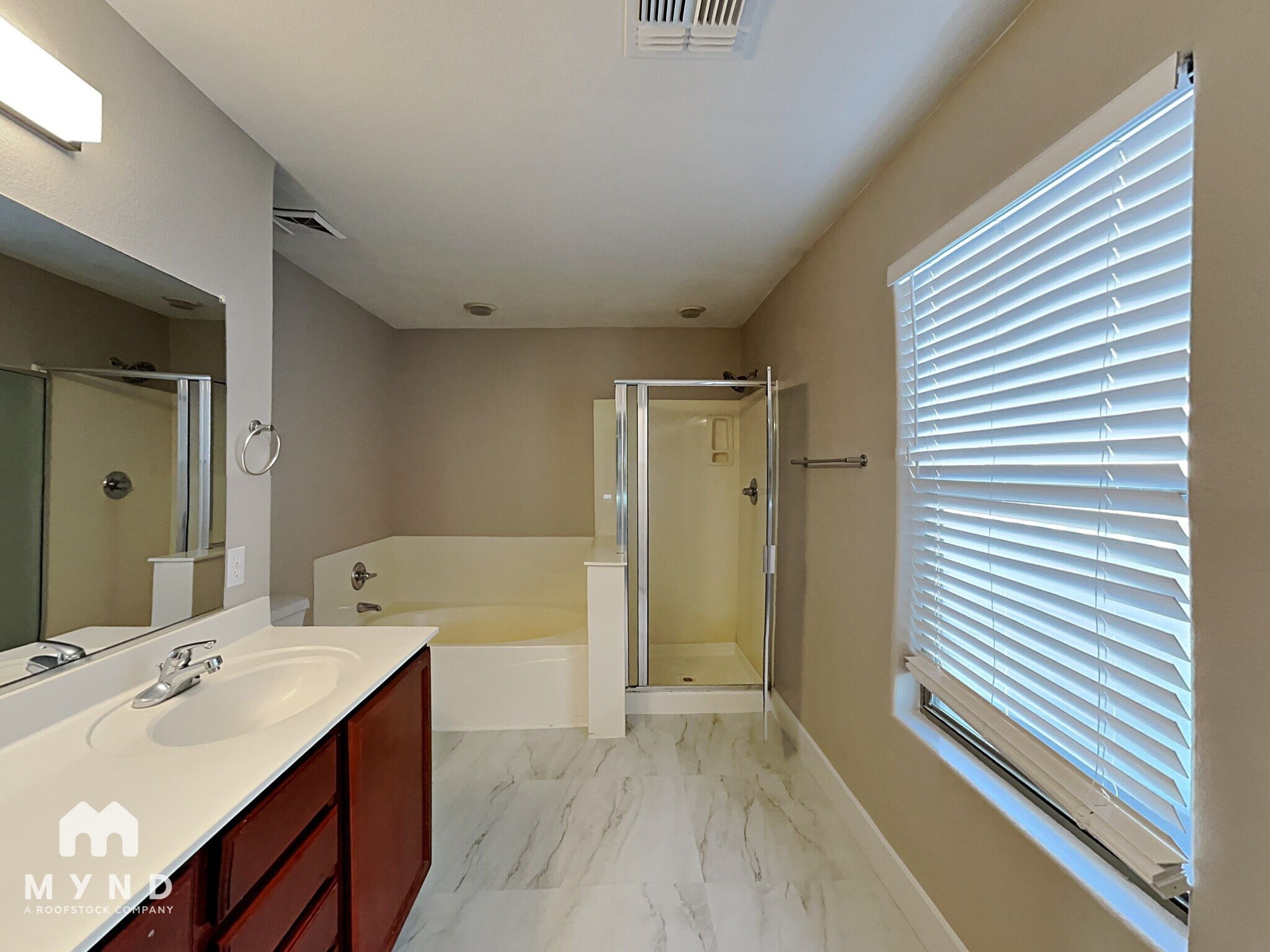 Building Photo - 4643 E Rousay Dr