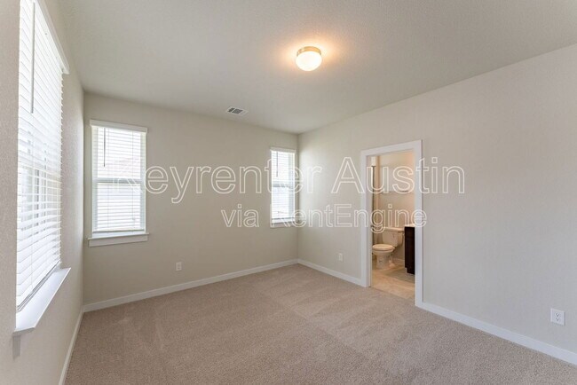 Building Photo - 354 Hortus Dr