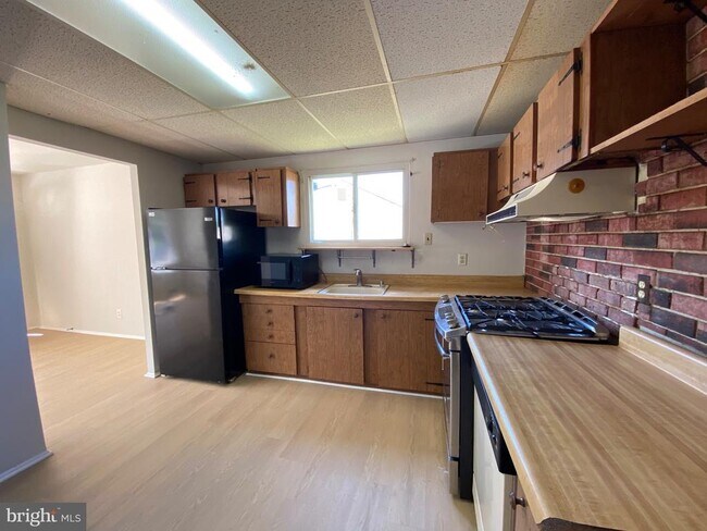 Building Photo - 311 Colby Cir