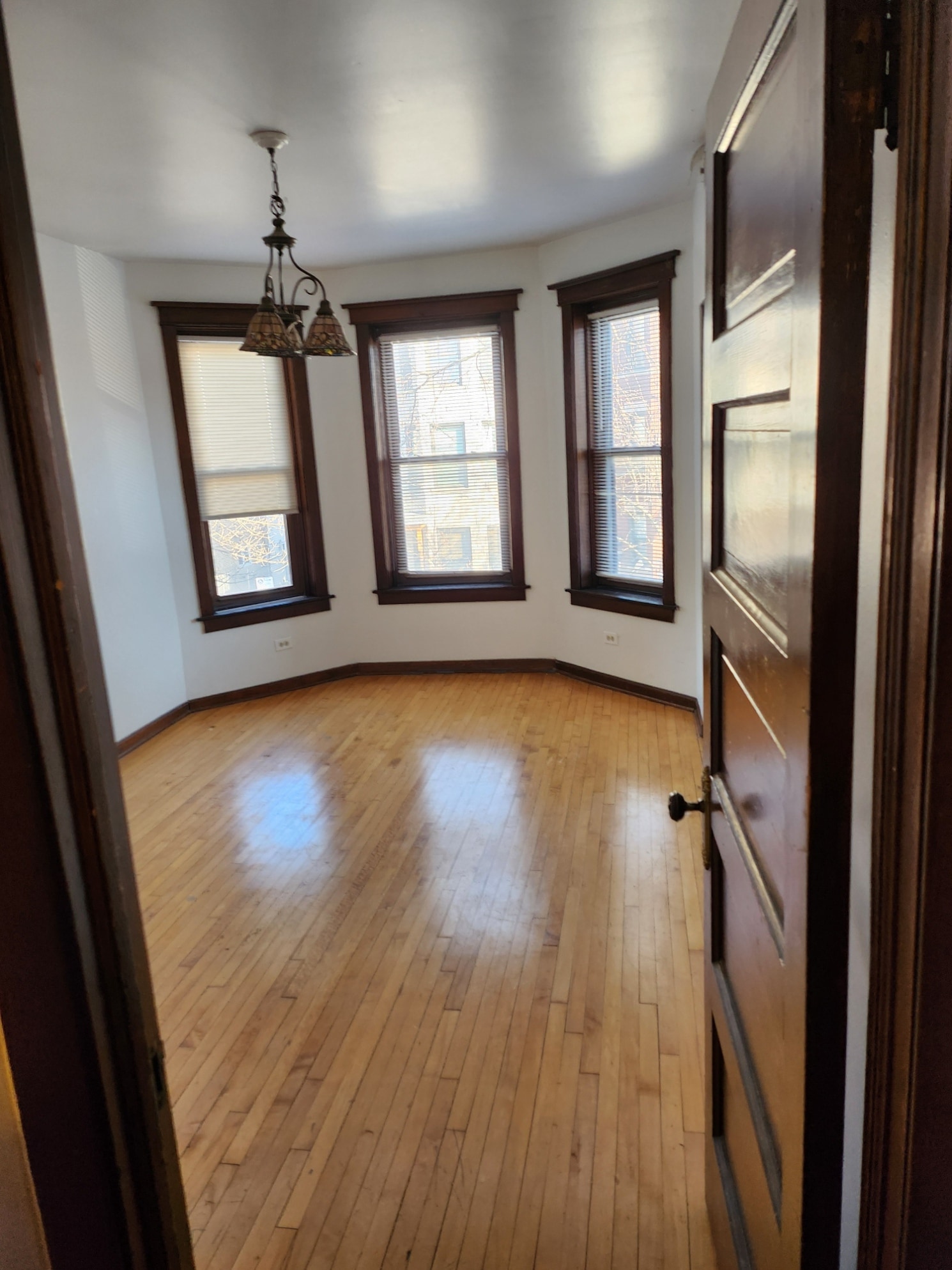 Building Photo - 3232 S Union Ave